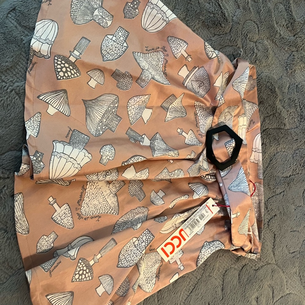 Fiorucci Beige and White Patterned flair Skirt size 26